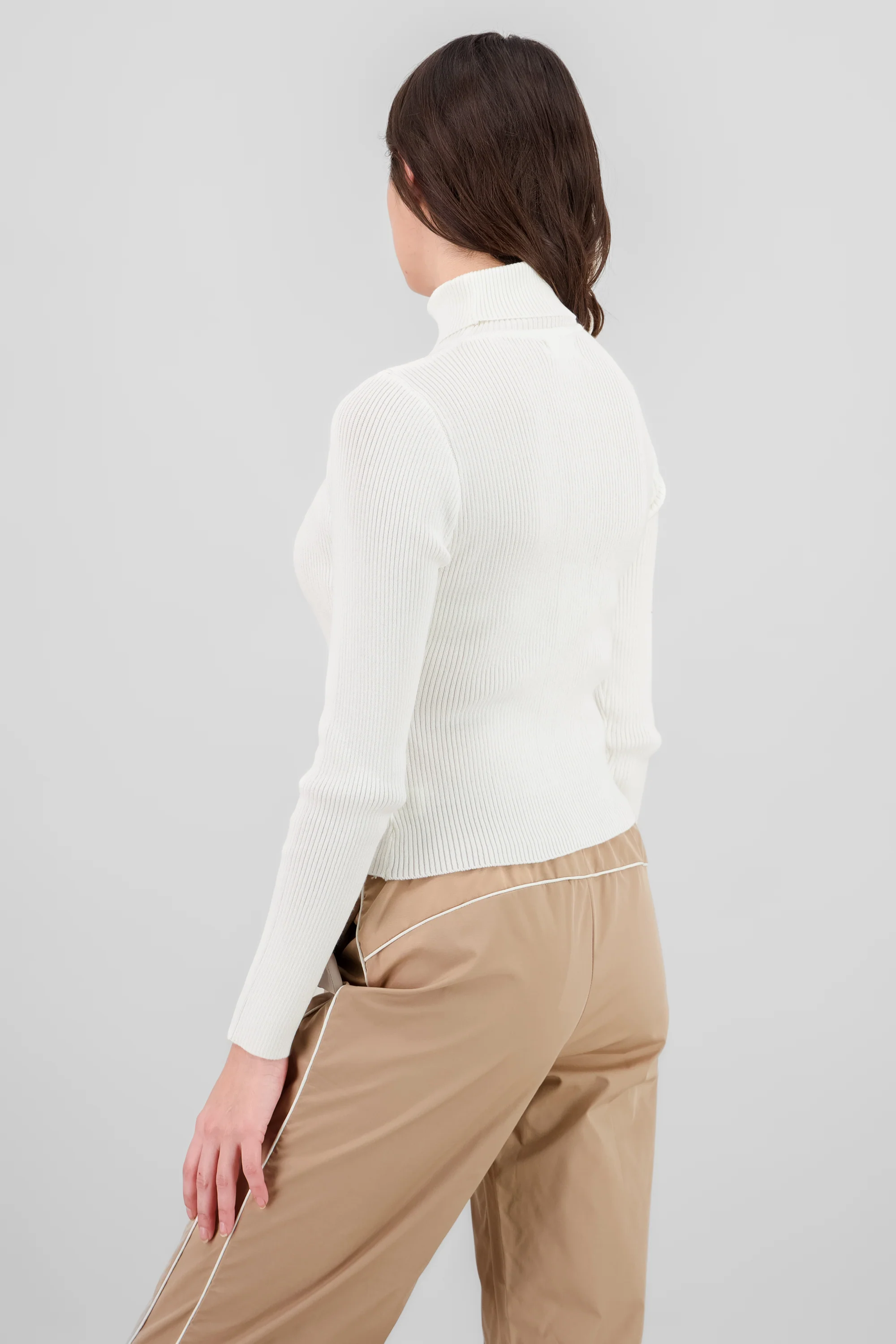 Sueter acanalado de cuello alto liso - Image 4