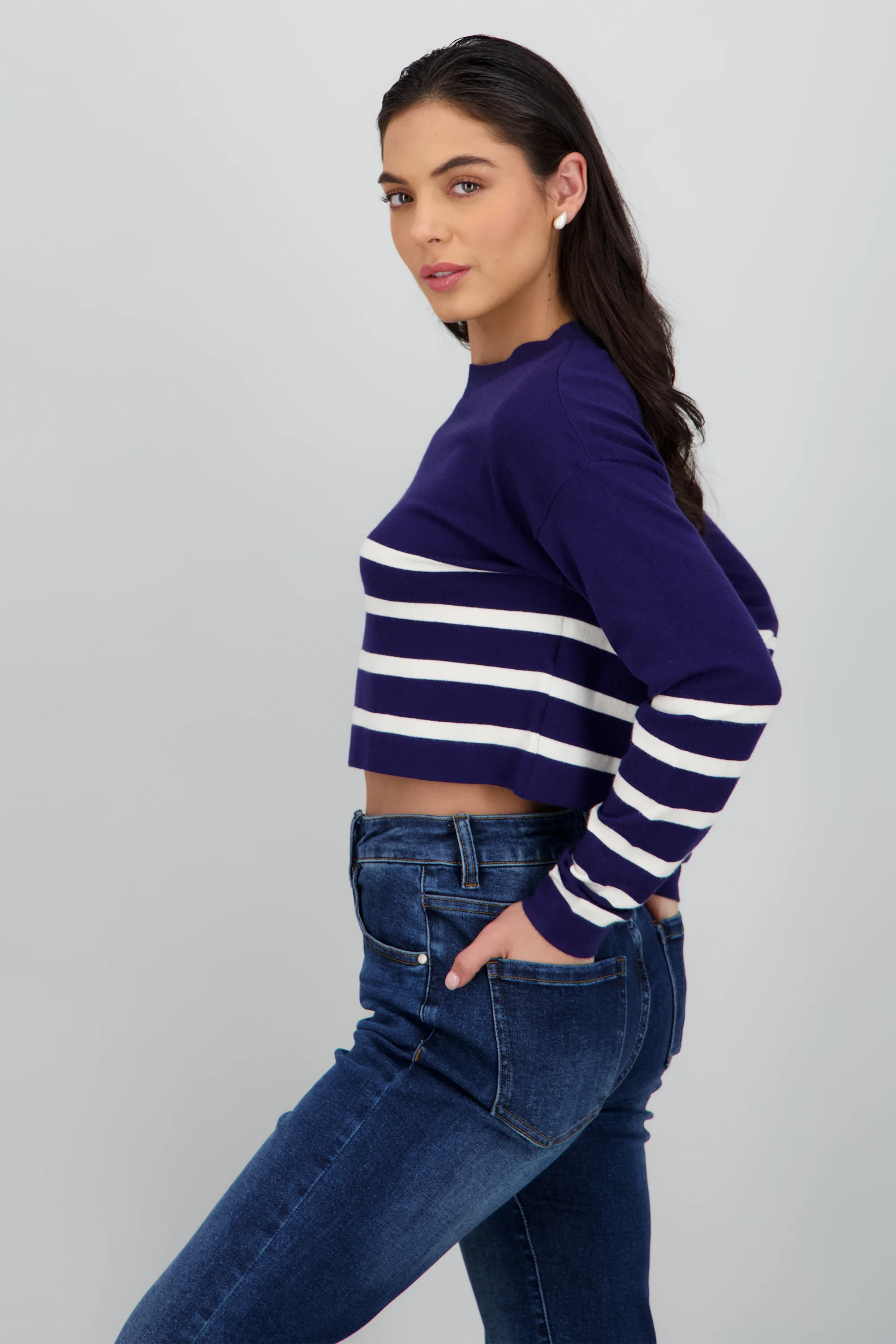 Sueter crop rayas cuello redondo - Image 3