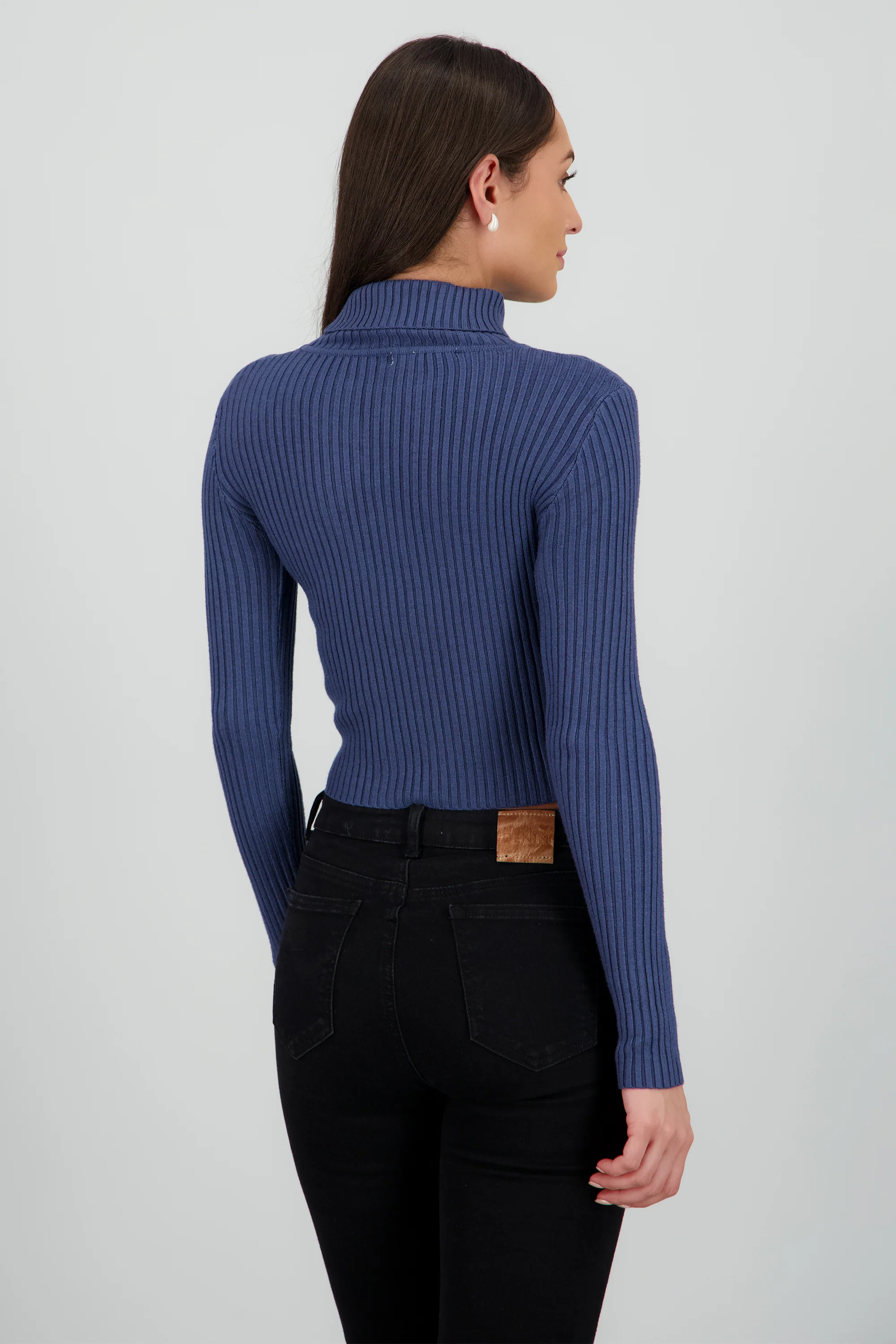 Sueter liso cuello alto - Image 4