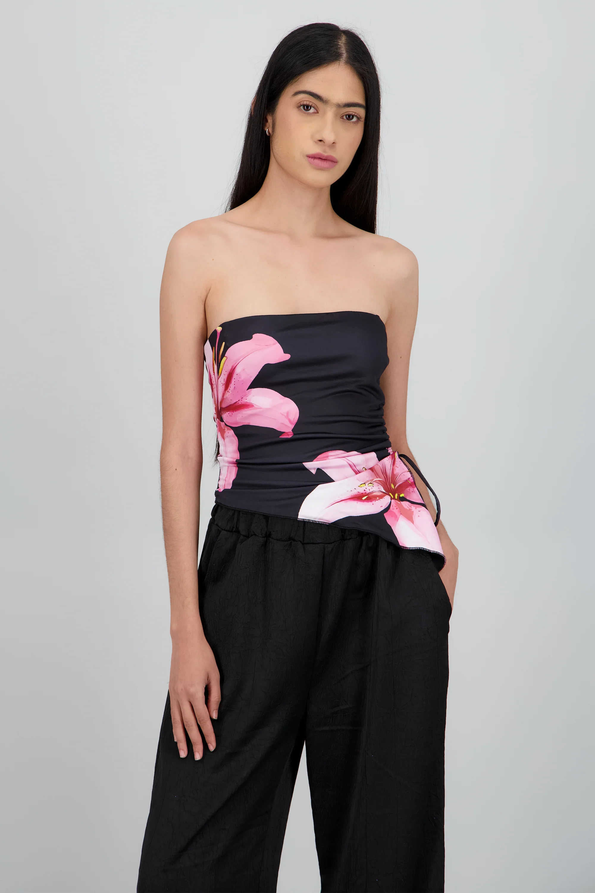 Top bandeau asimetrico flores con jareta - Image 2