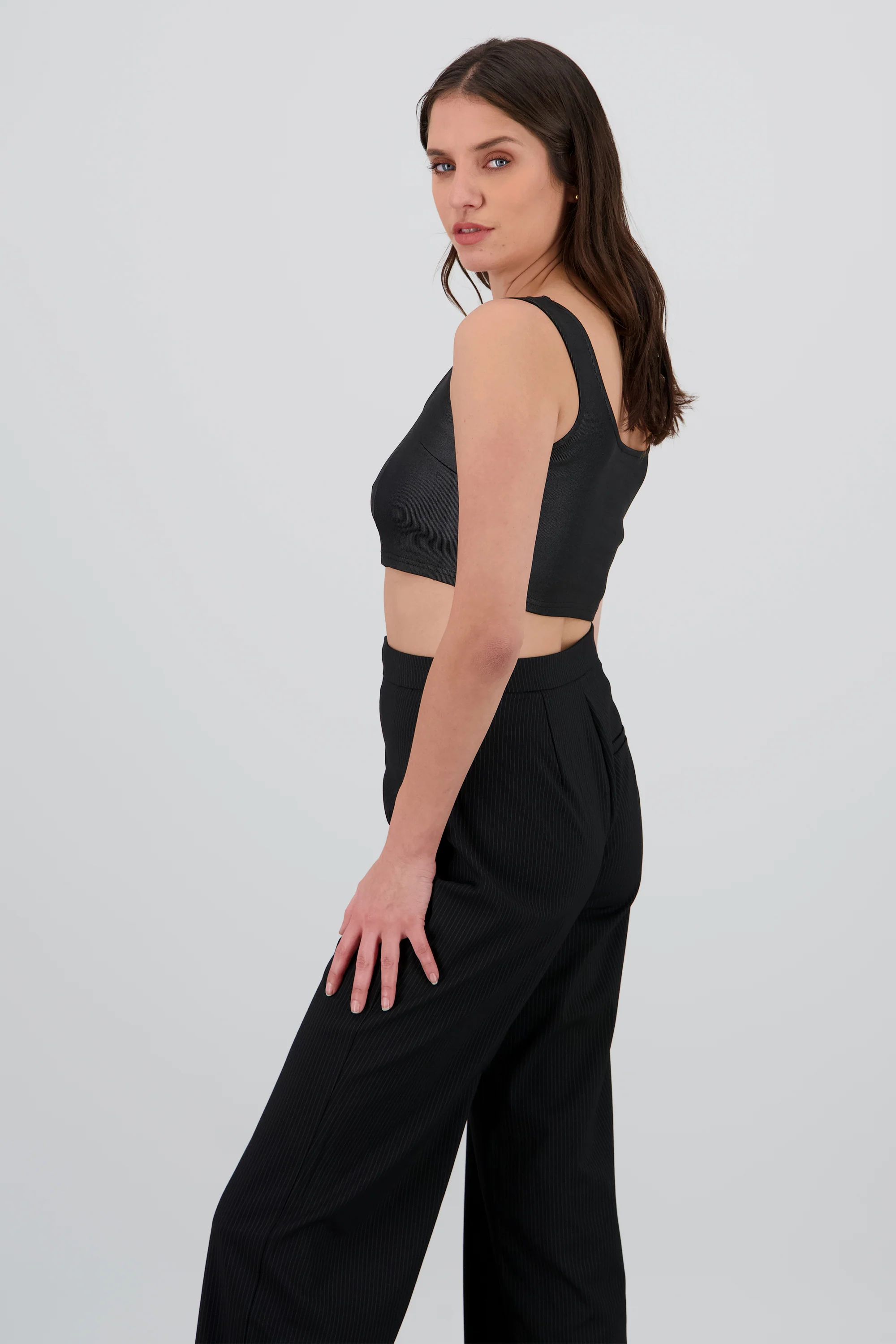 Top crop tirantes escote cuadrado - Image 3