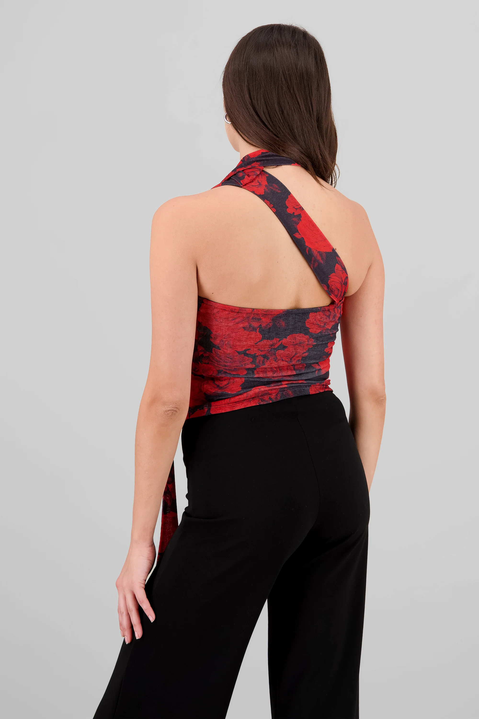 Top de rosas asimetrico con detalle en cuello - Image 4