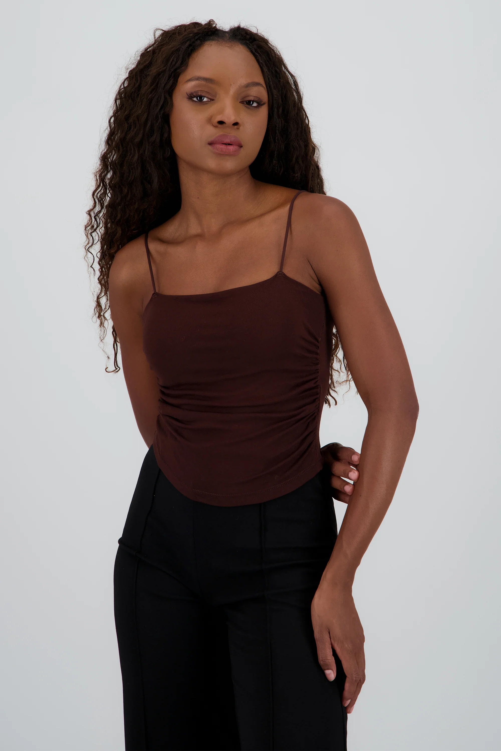 Top de tirantes con copas liso - Image 2