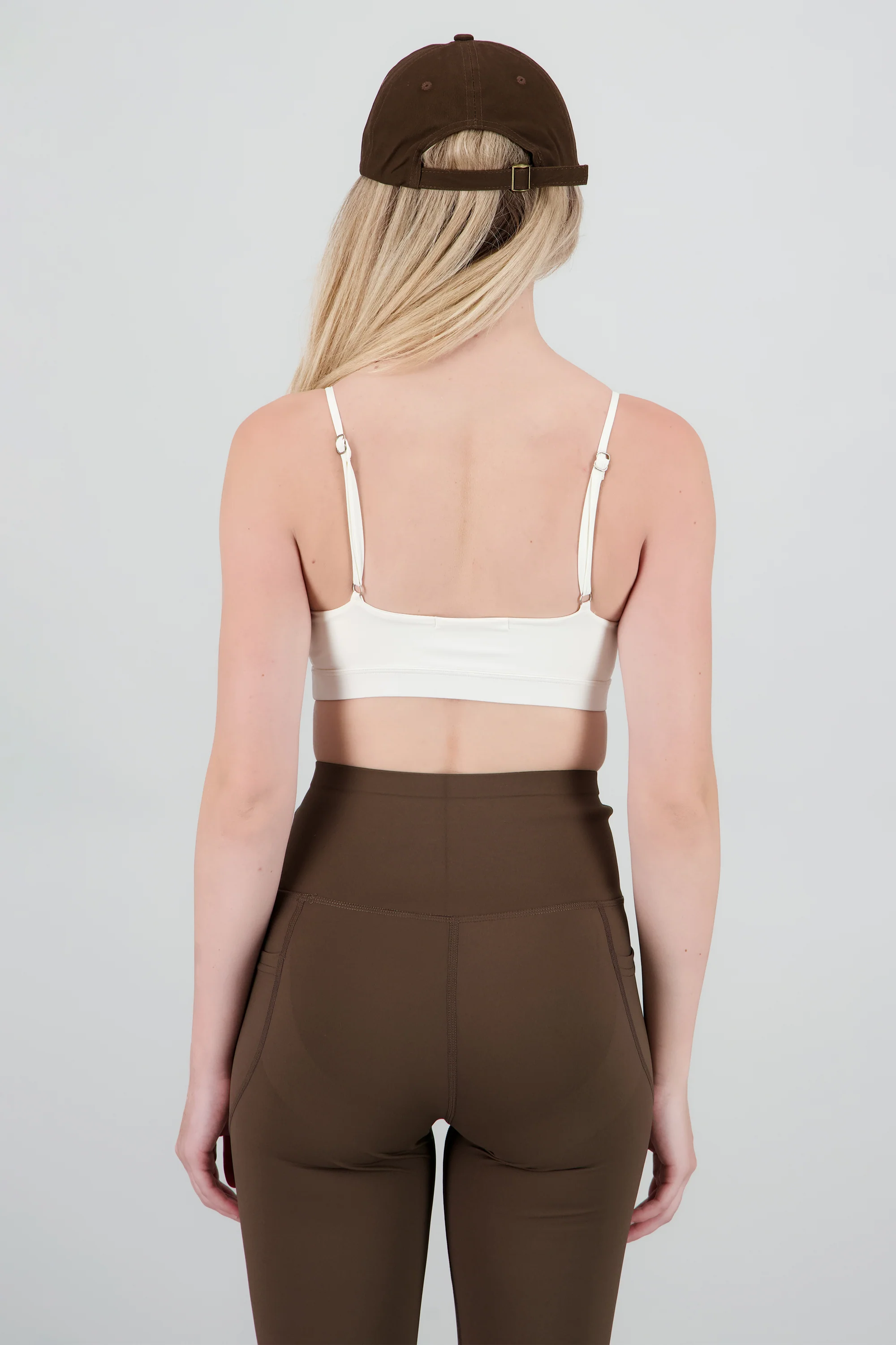 Top deportivo liso - Image 4