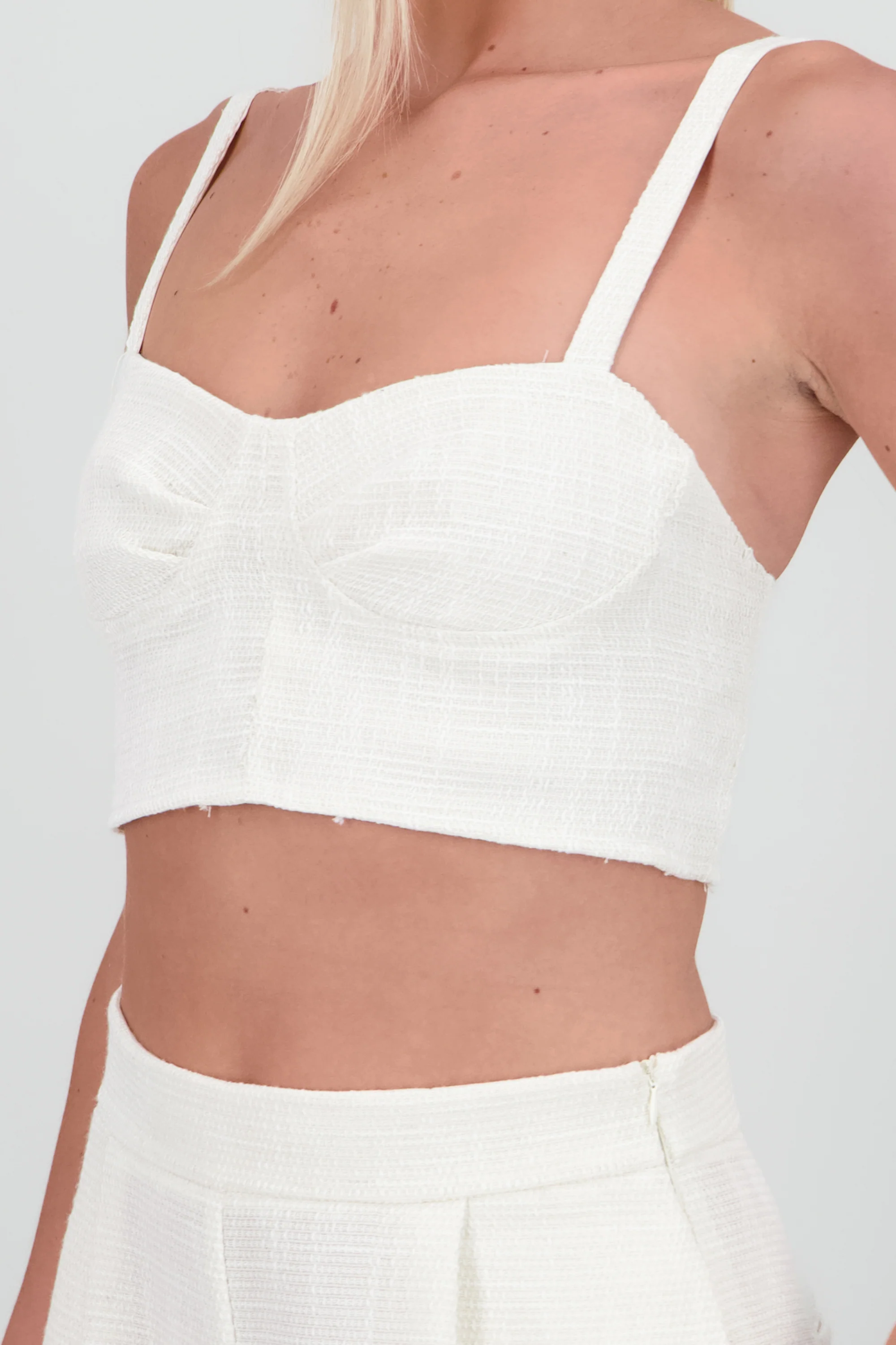 Top escote corazón tweed - Image 6