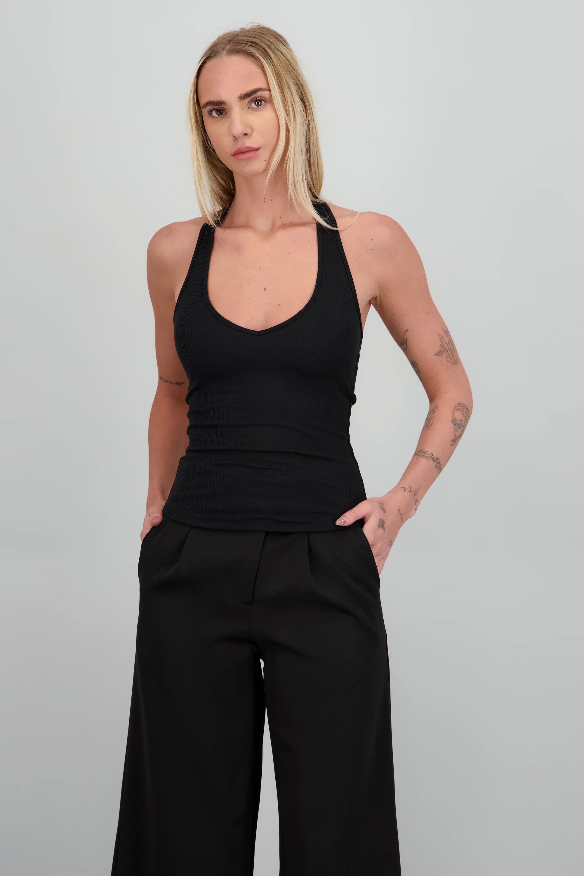 Top halter con copas