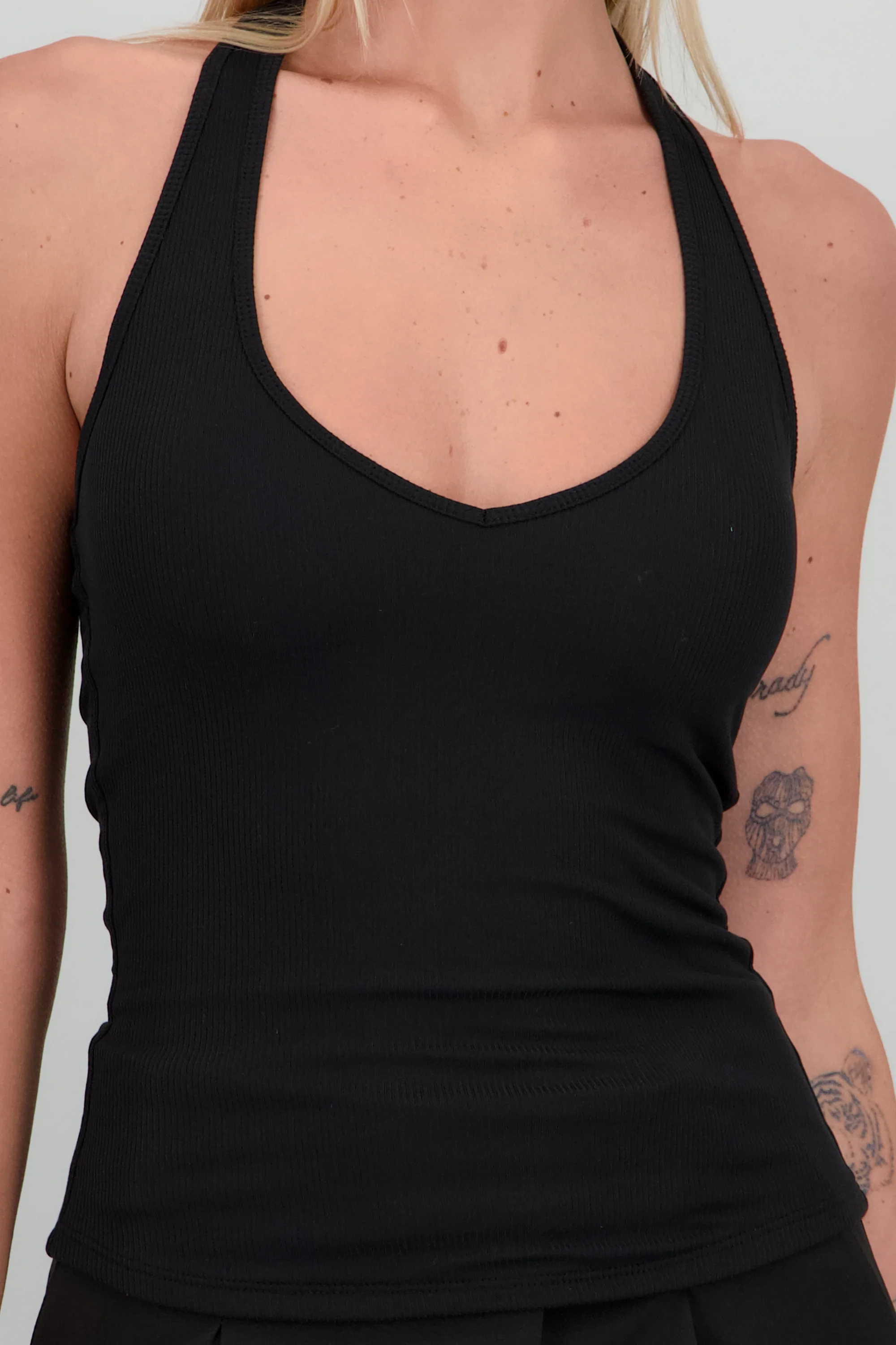 Top halter con copas - Image 5