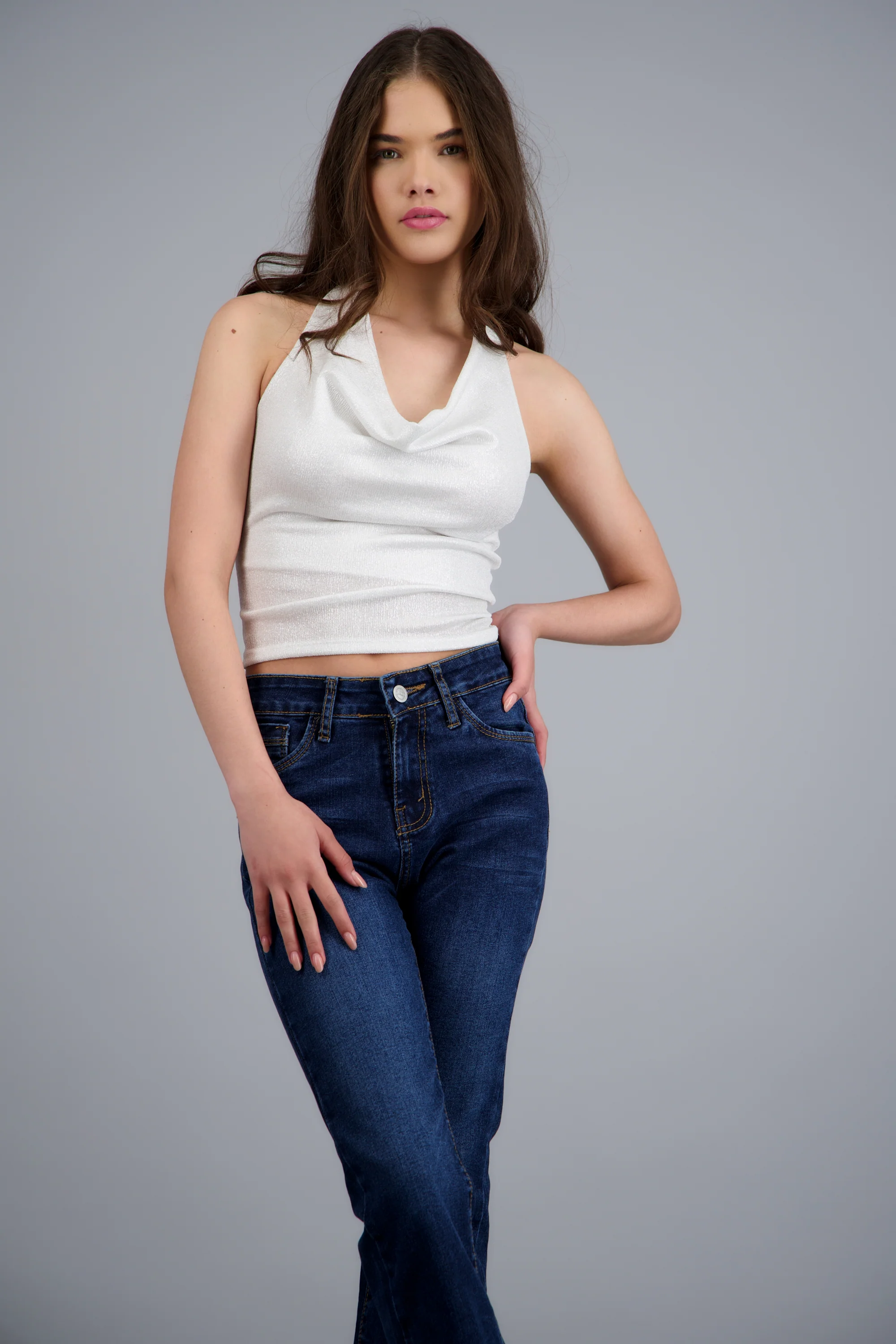 Top halter escote drapeado brillos - Image 3