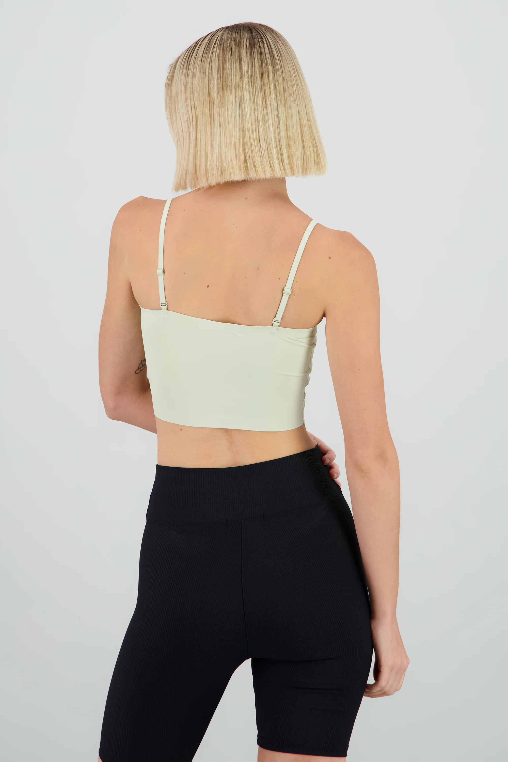 Top liso con copas - Image 4
