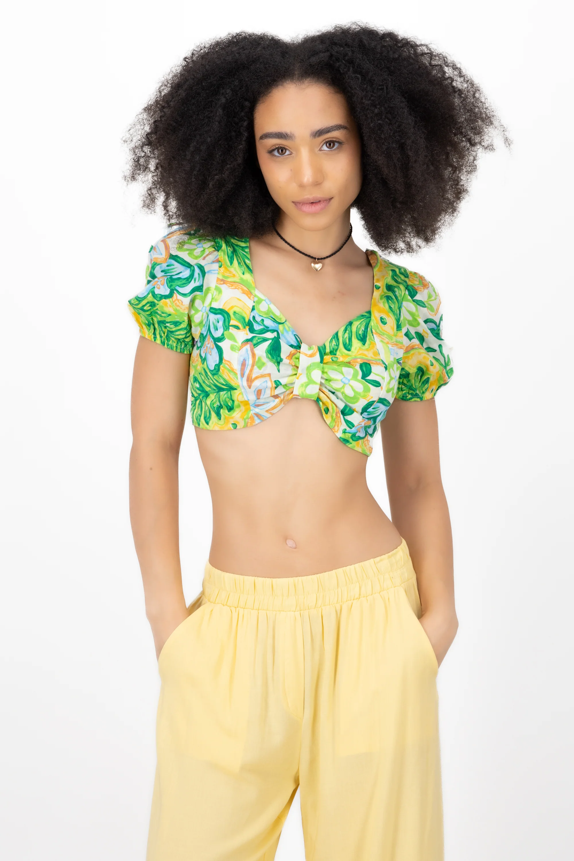 Top mangas abullonadas estampado tropical