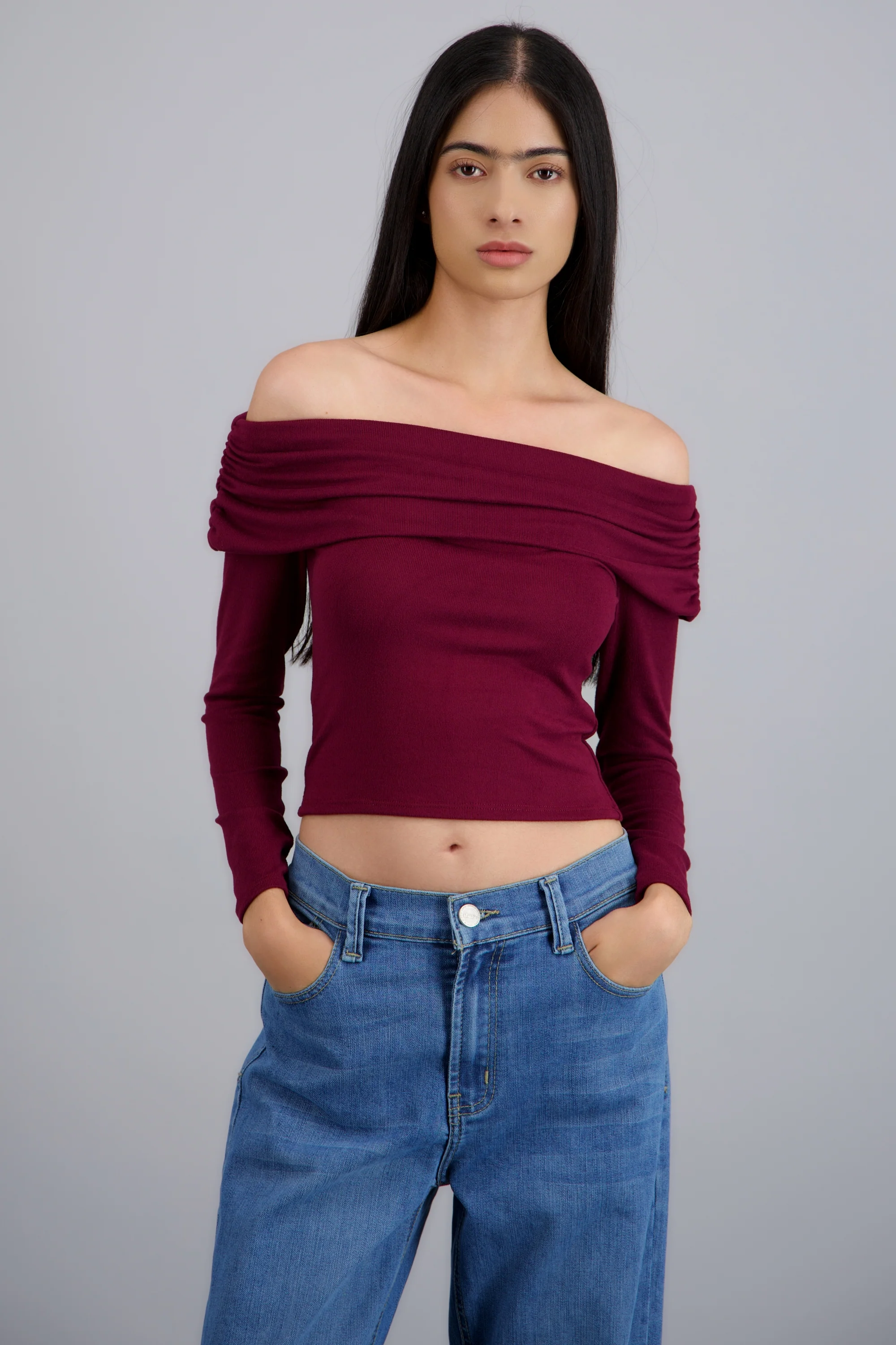 Top off shoulder de manga larga