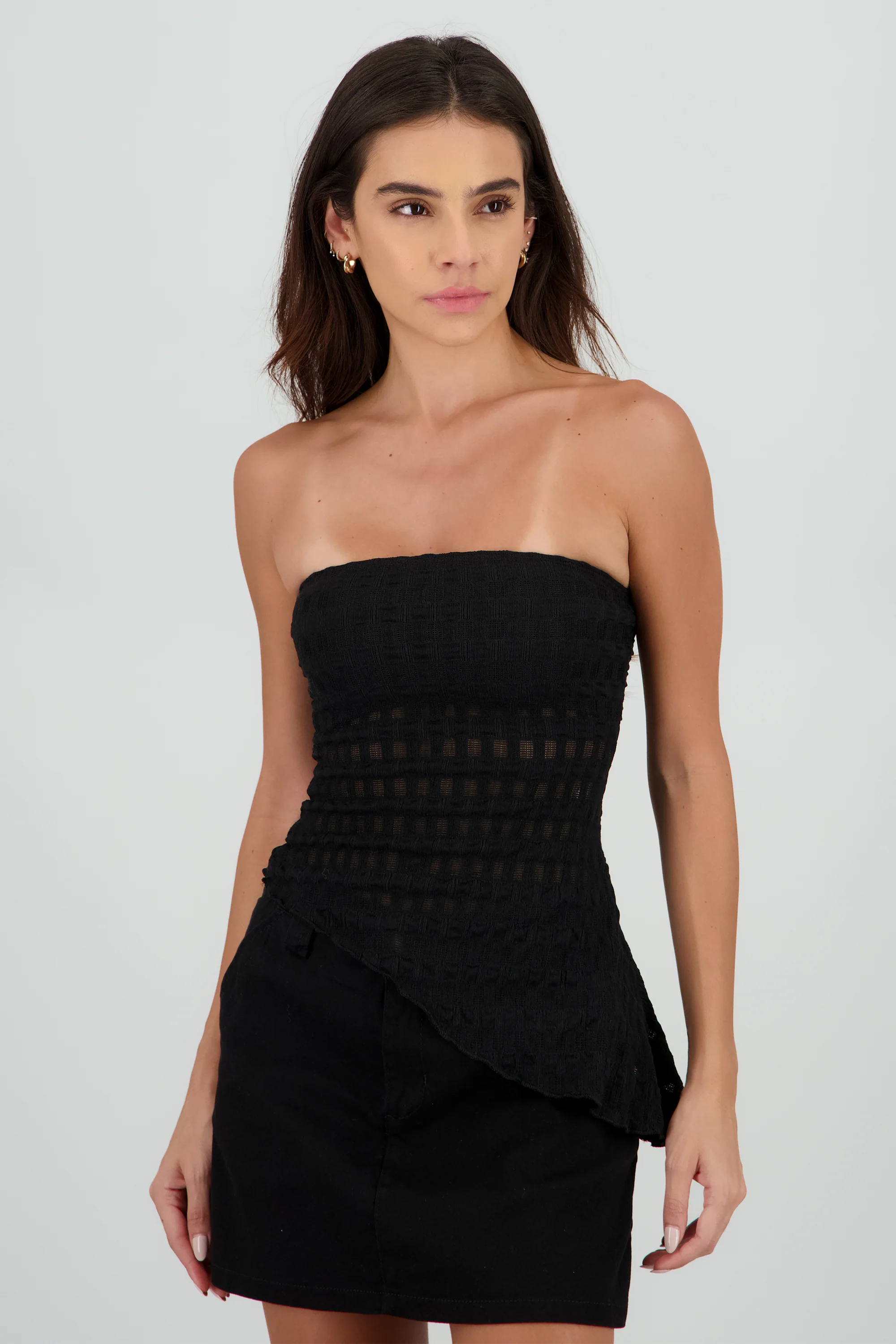 Top strapless asimetrico encaje