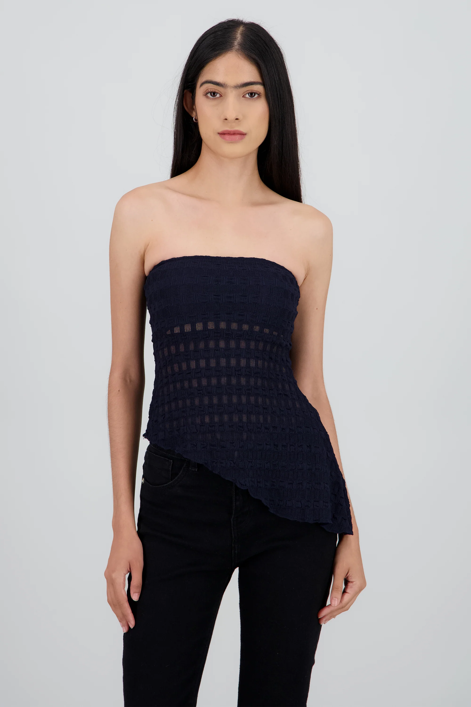 Top strapless asimetrico encaje