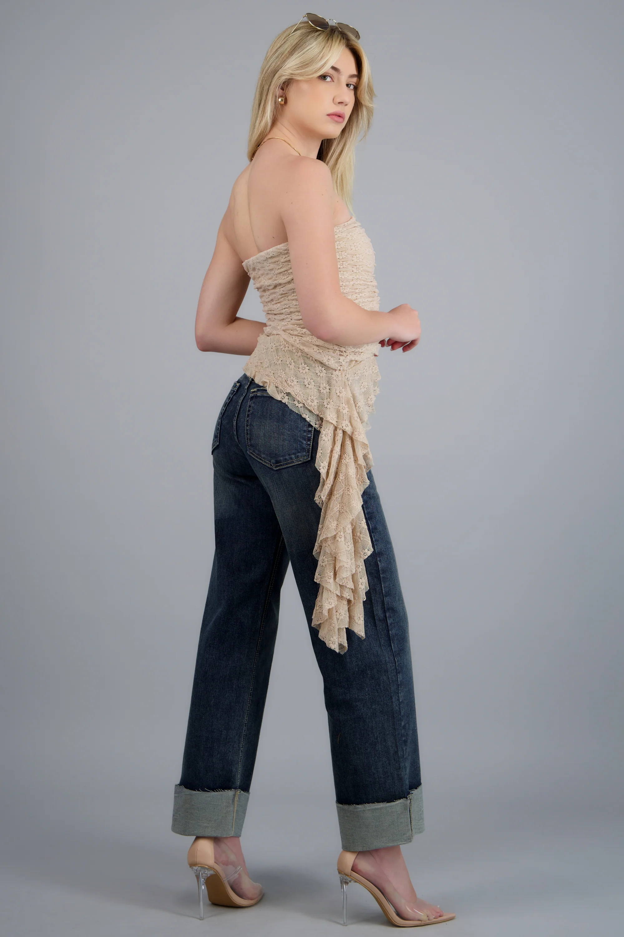 Top strapless con olanes - Image 3