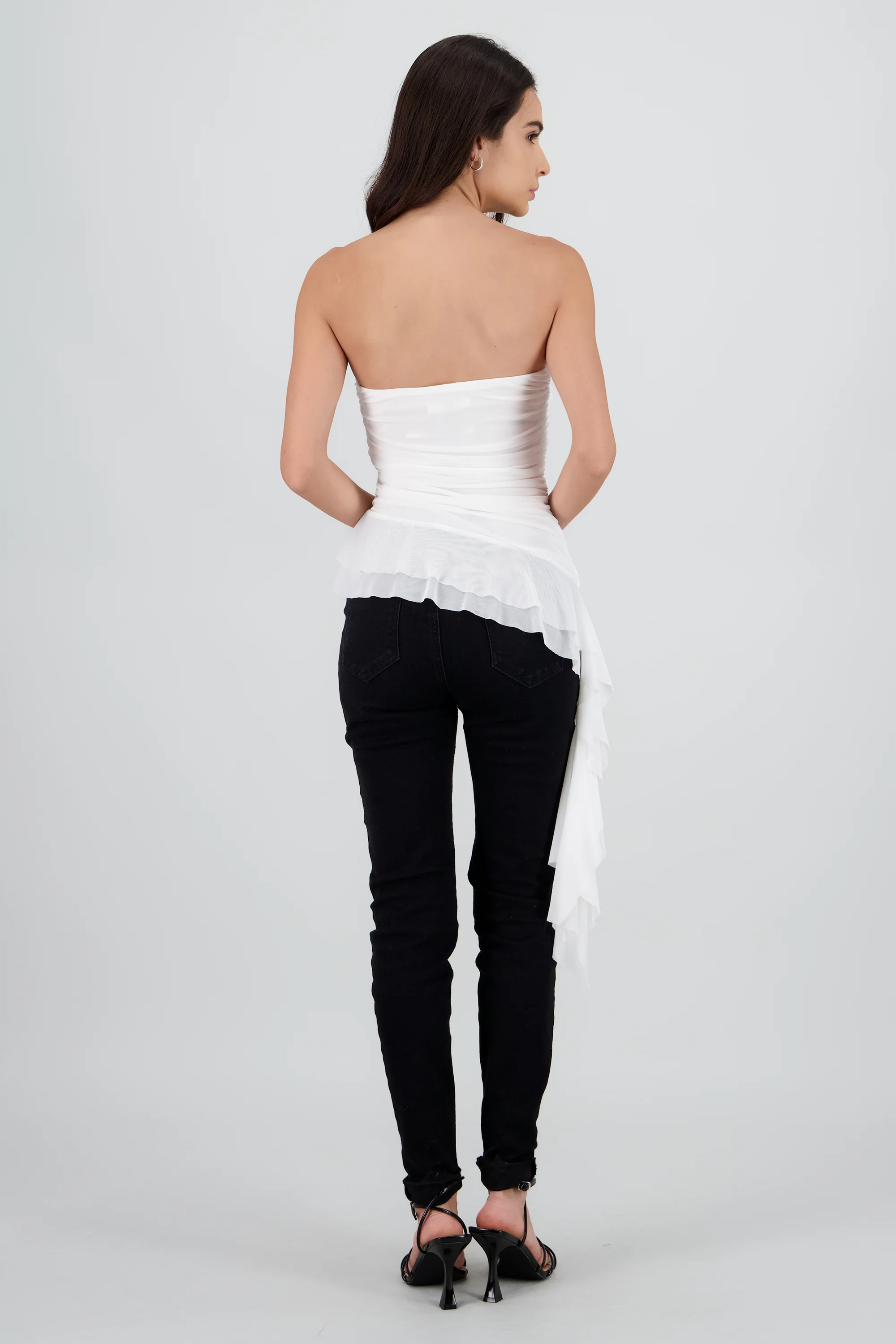 Top strapless olan en costado - Image 4