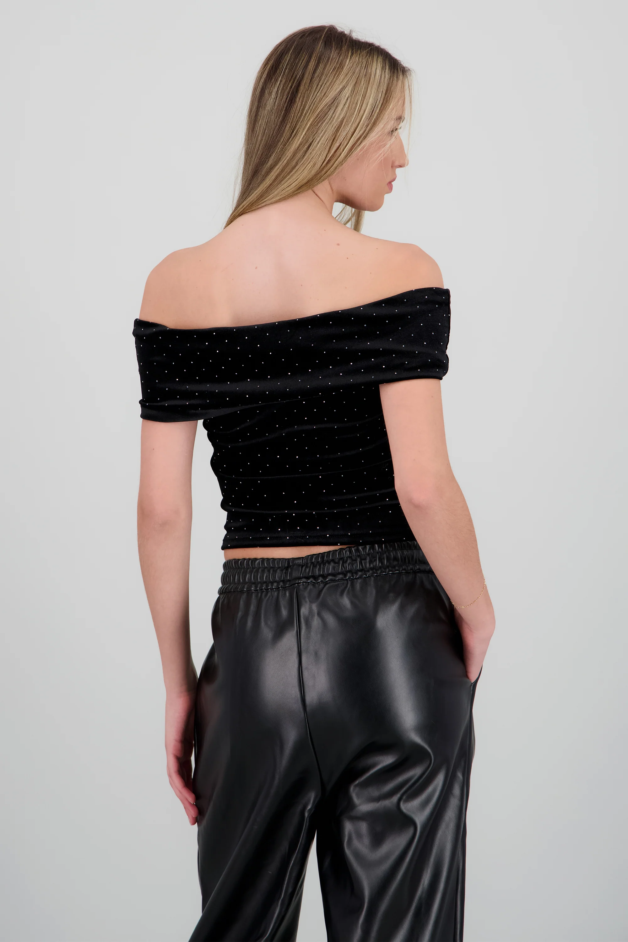 Top velvet off shoulder brillos manga corta - Image 4