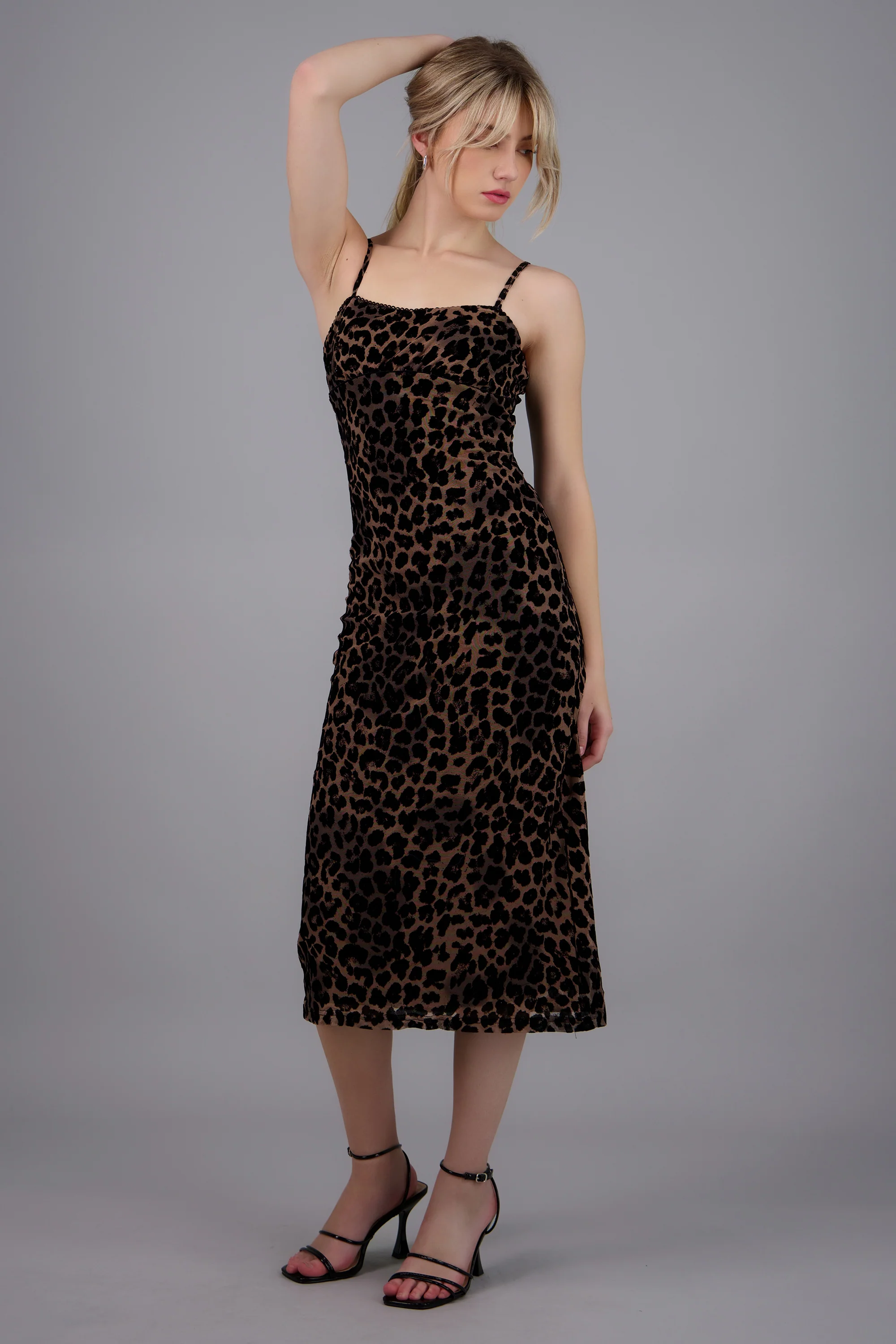 Vesrido midi leopardo mesh flock