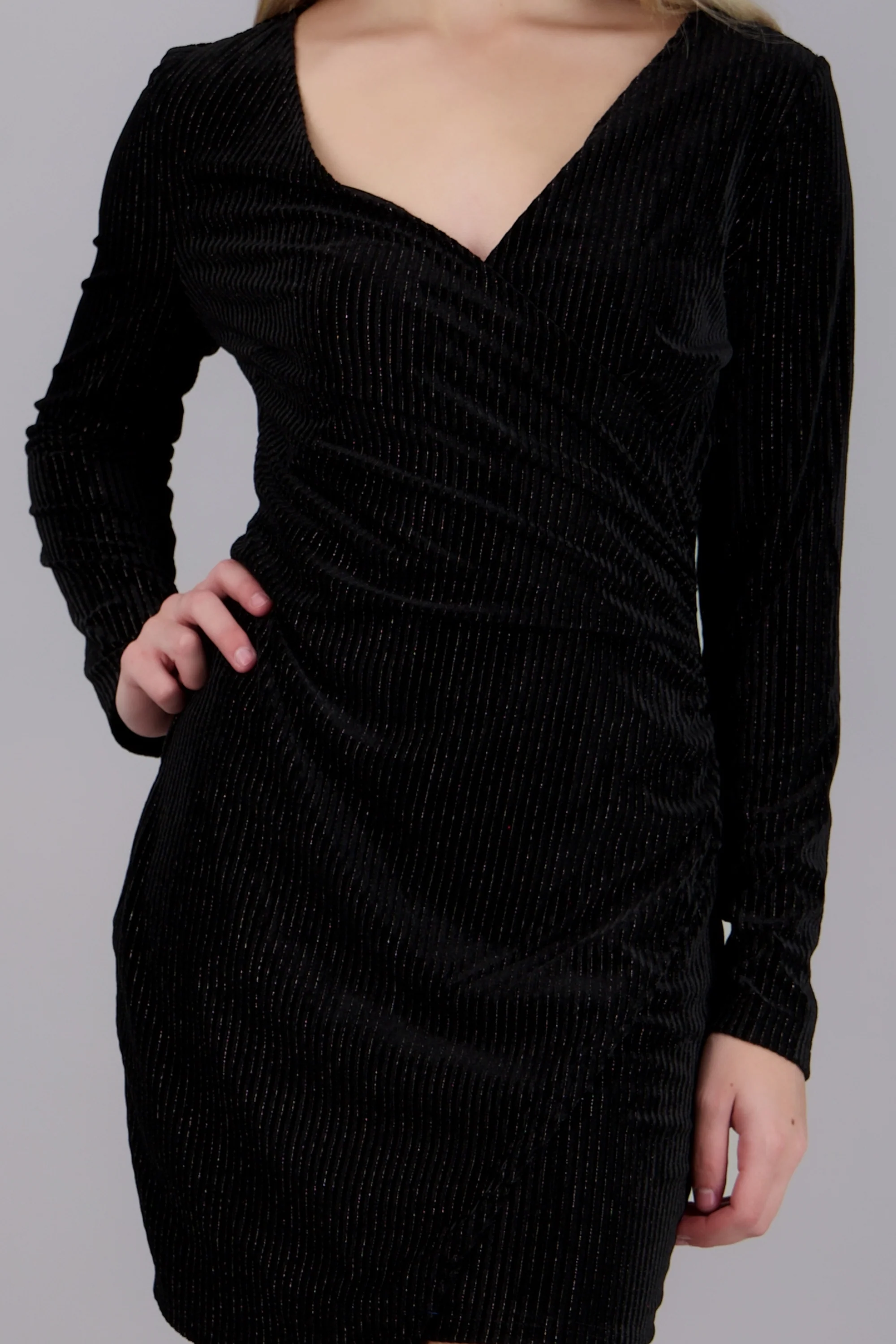 Vestido corto de noche manga larga velvet - Image 5