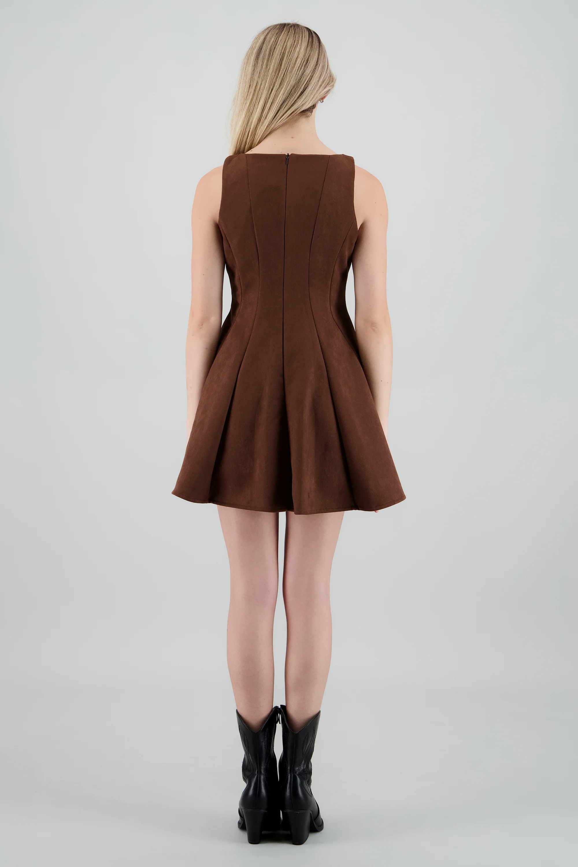Vestido corto de suede con cortes - Image 4