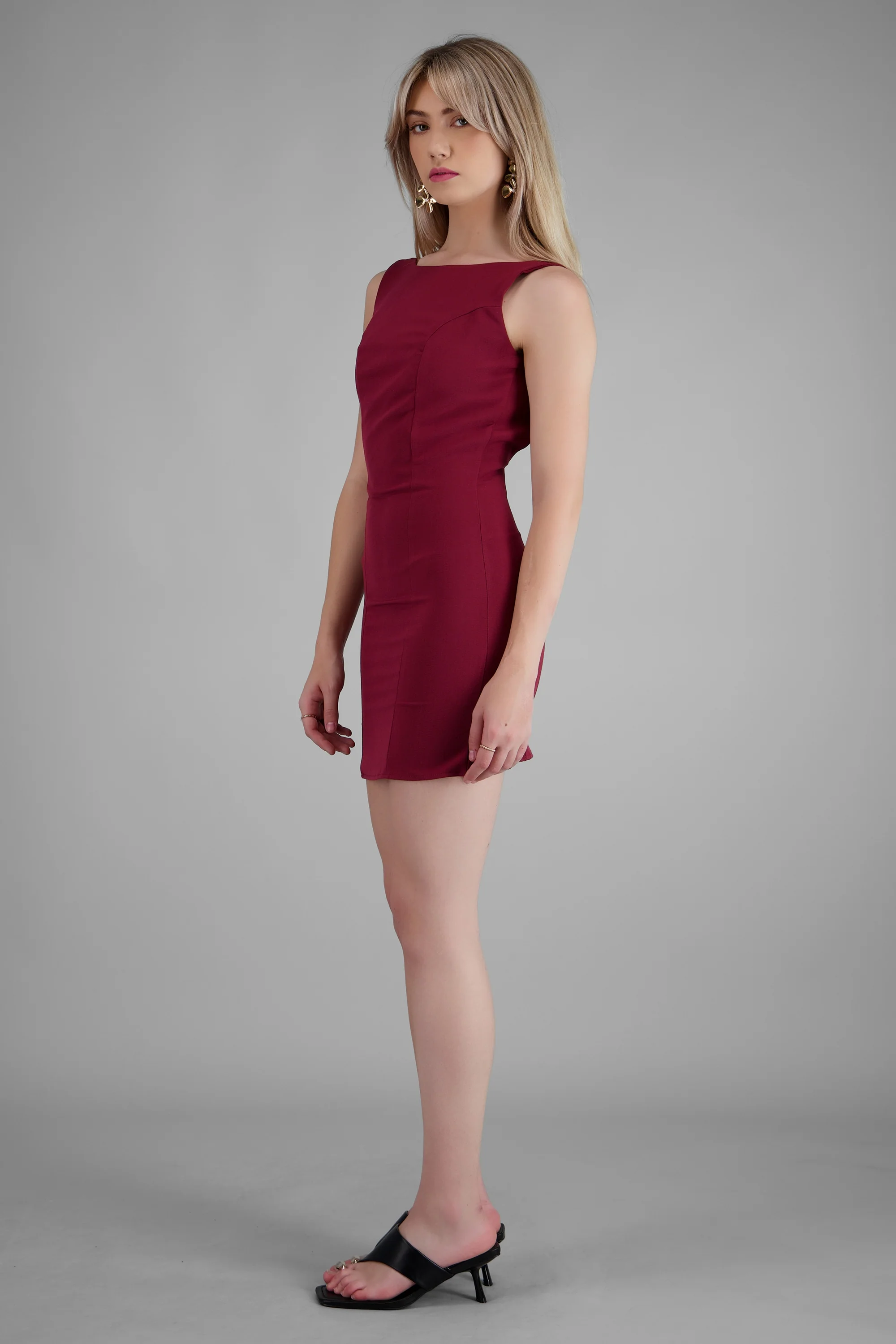 Vestido corto sin mangas con espalda baja - Image 3
