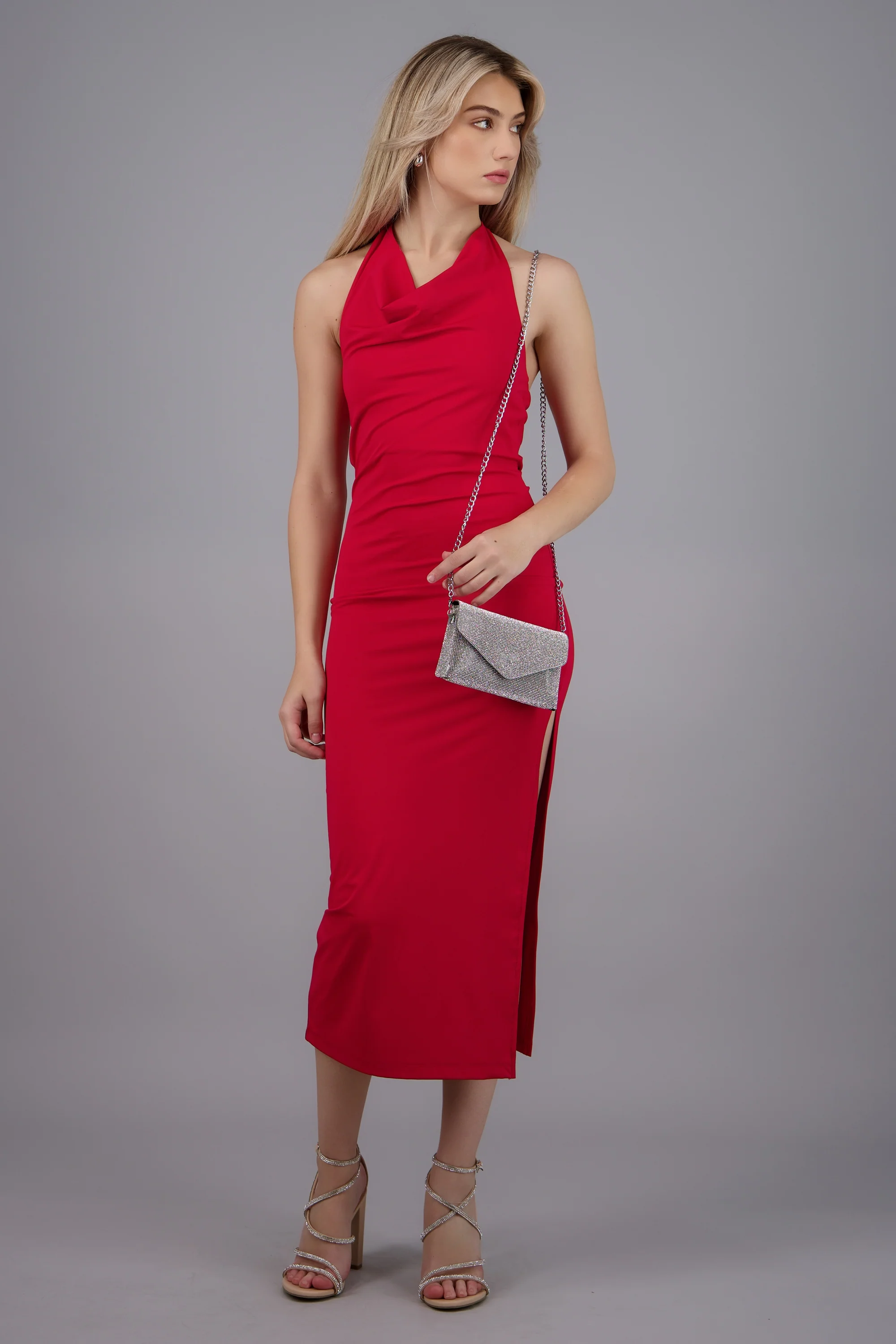 Vestido halter escote cascada maxi