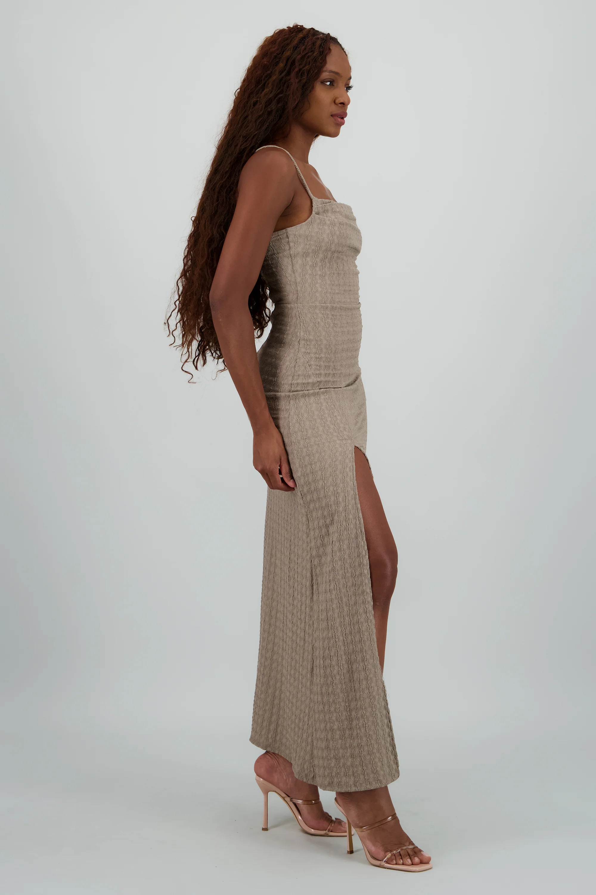 Vestido maxi de tirantes con abertura en espalda - Image 8