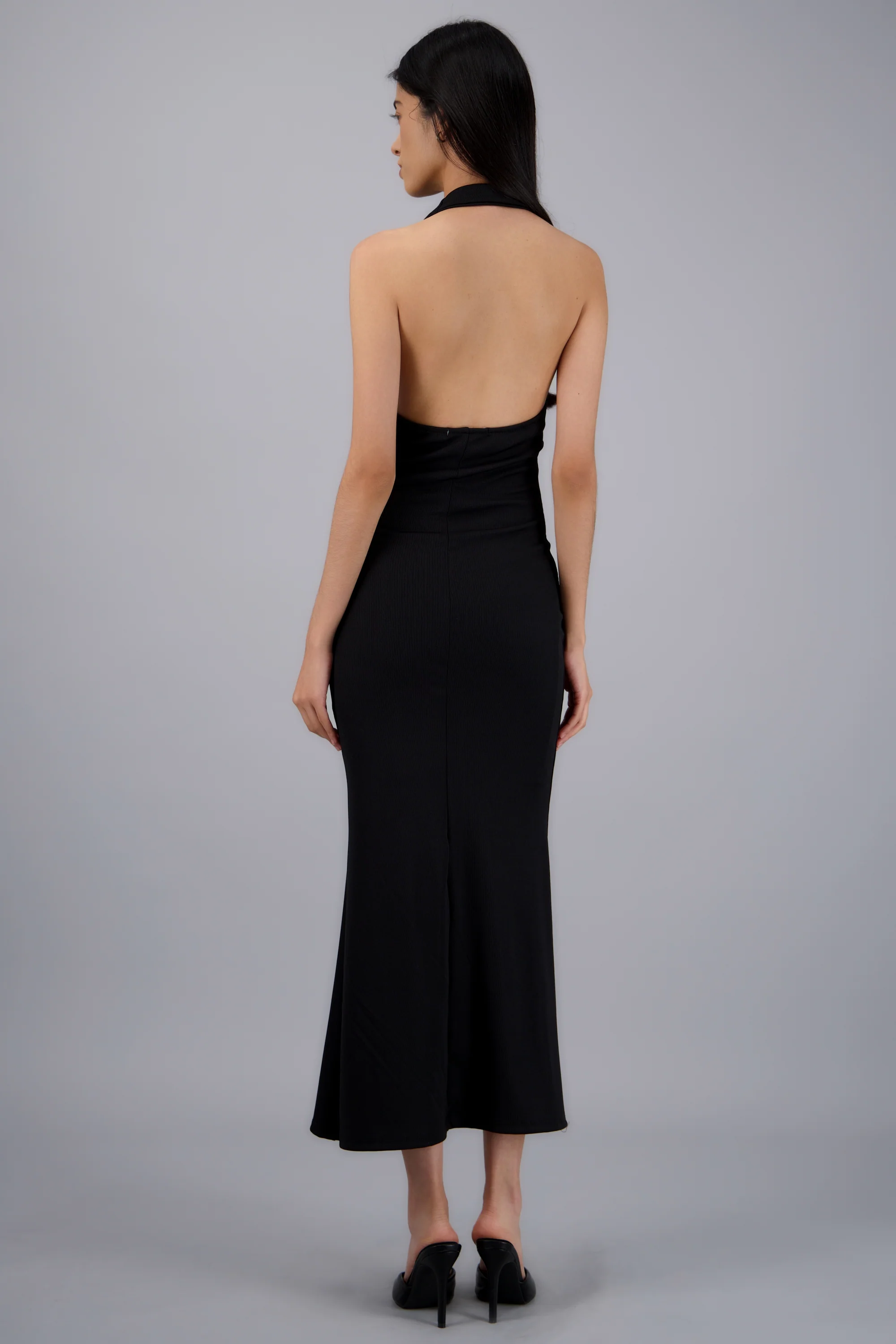 Vestido maxi halter escote cascada - Image 4