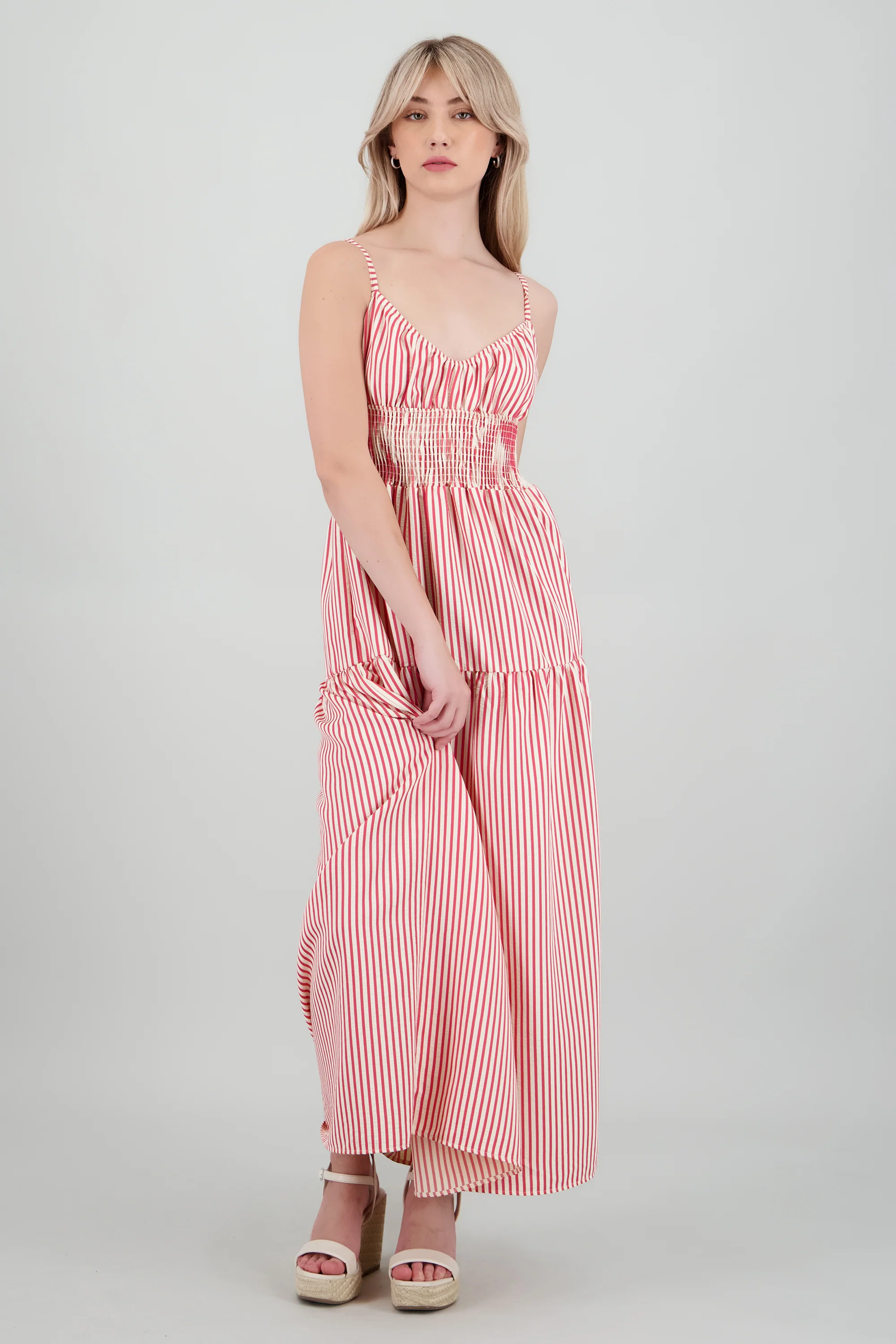 Vestido maxi lineas escote espalda