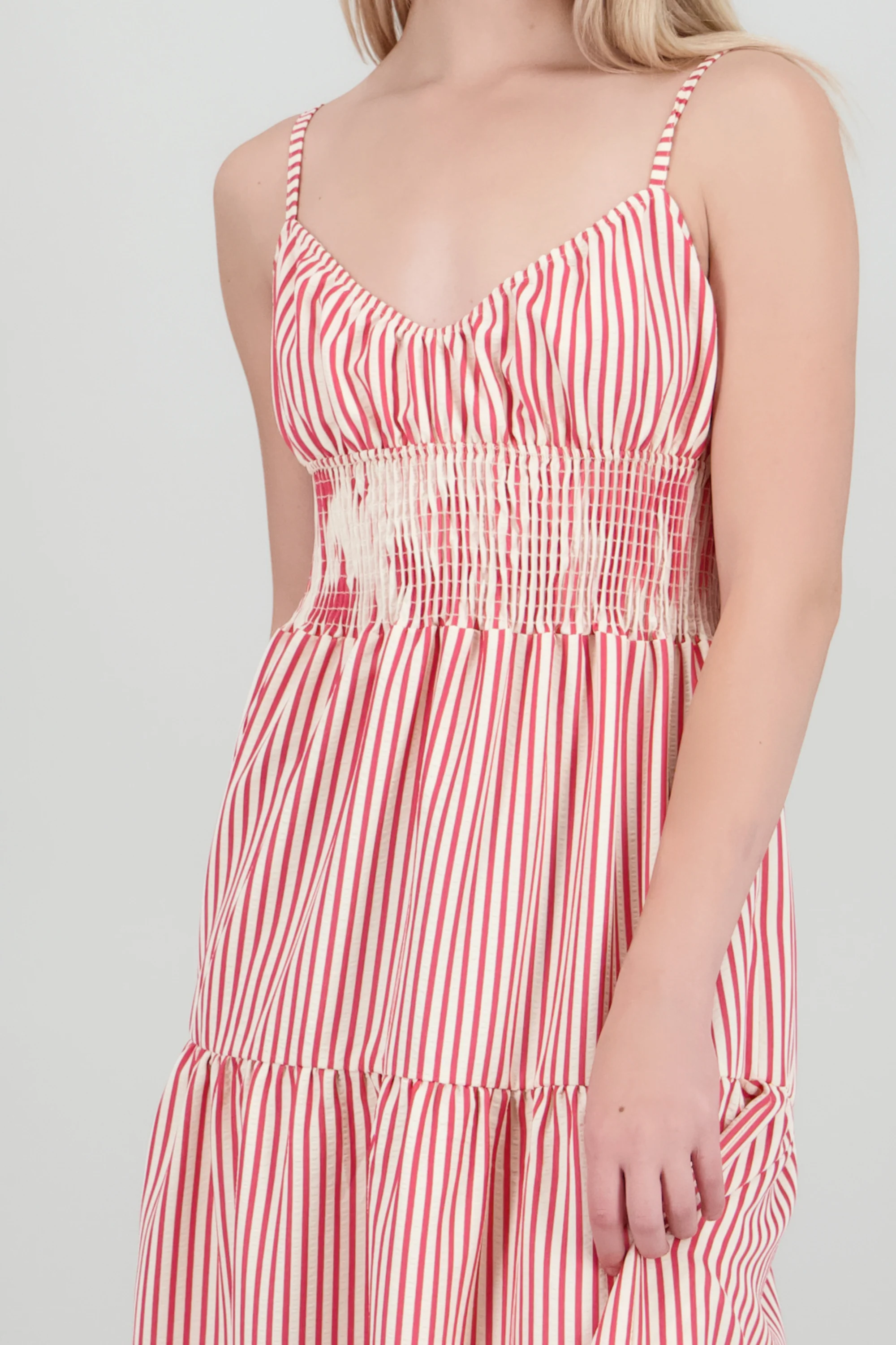 Vestido maxi lineas escote espalda - Image 5