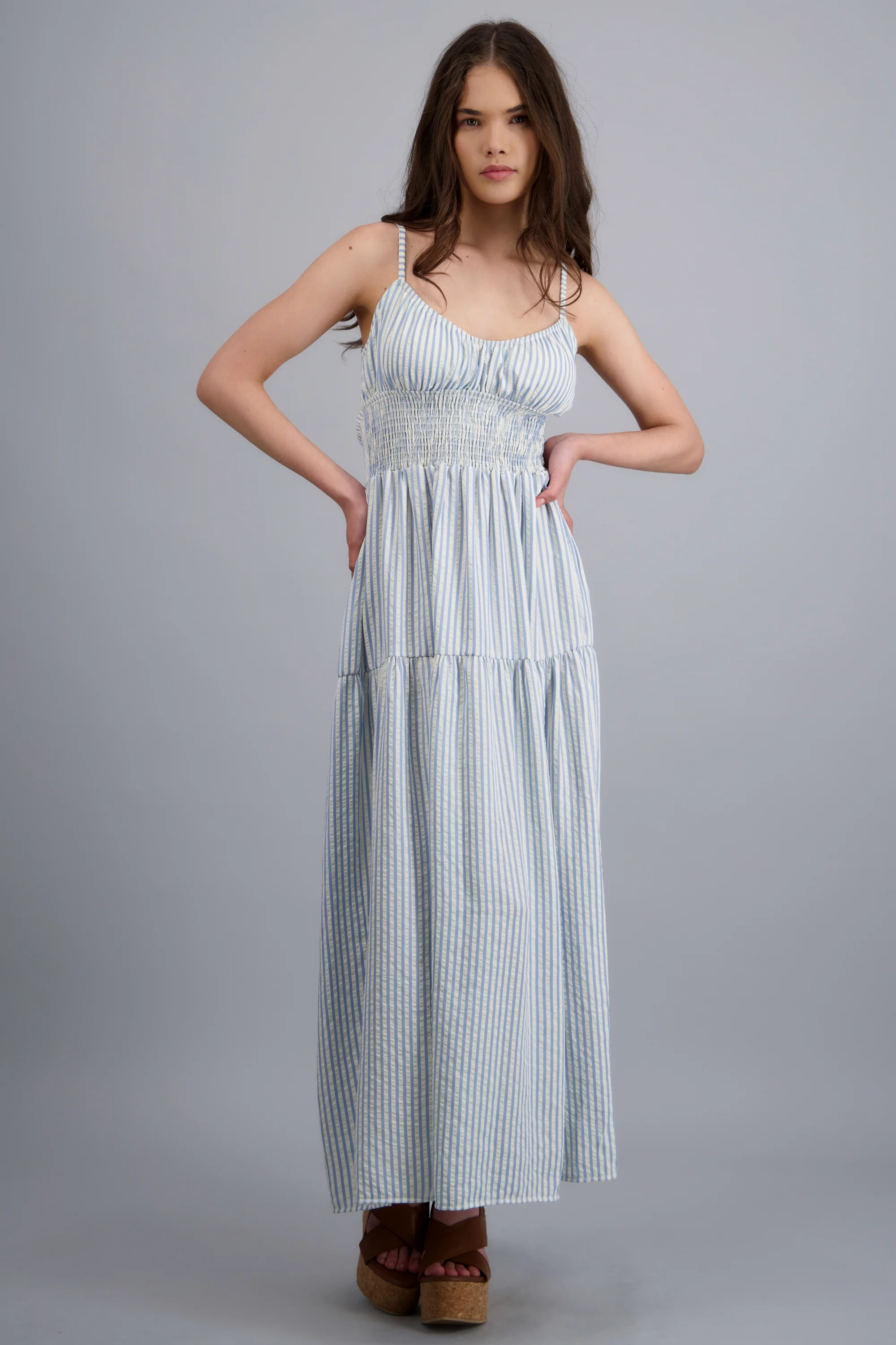 Vestido maxi lineas escote espalda - Image 2