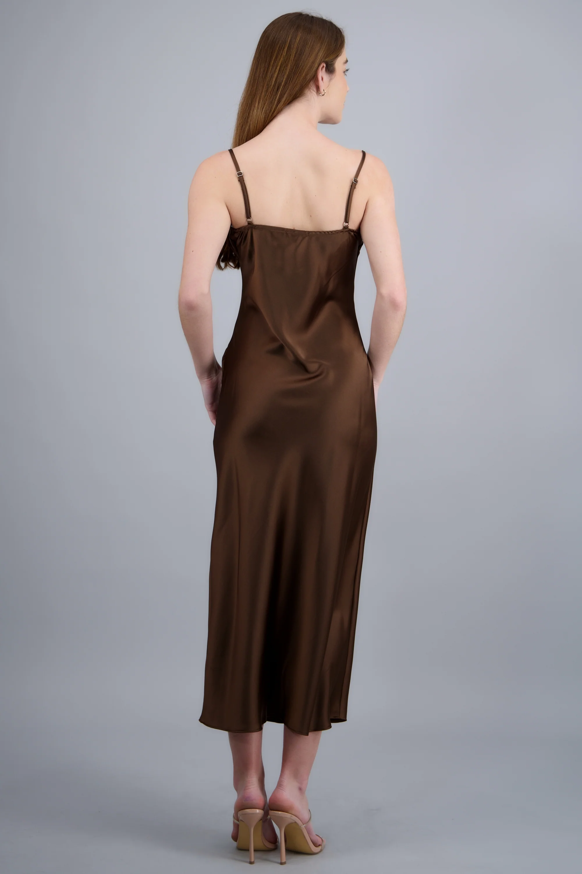 Vestido maxi satin escote columpio - Image 4