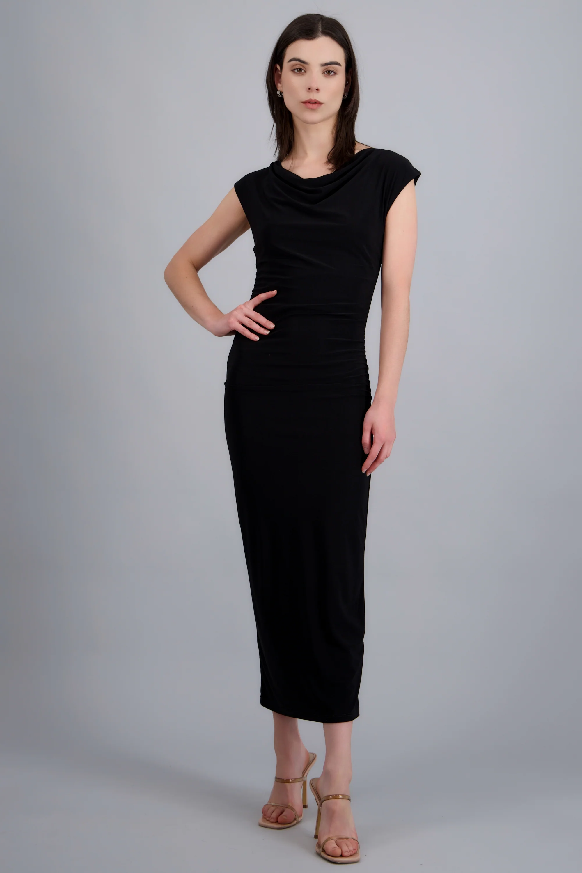 Vestido midi efecto drapeado
