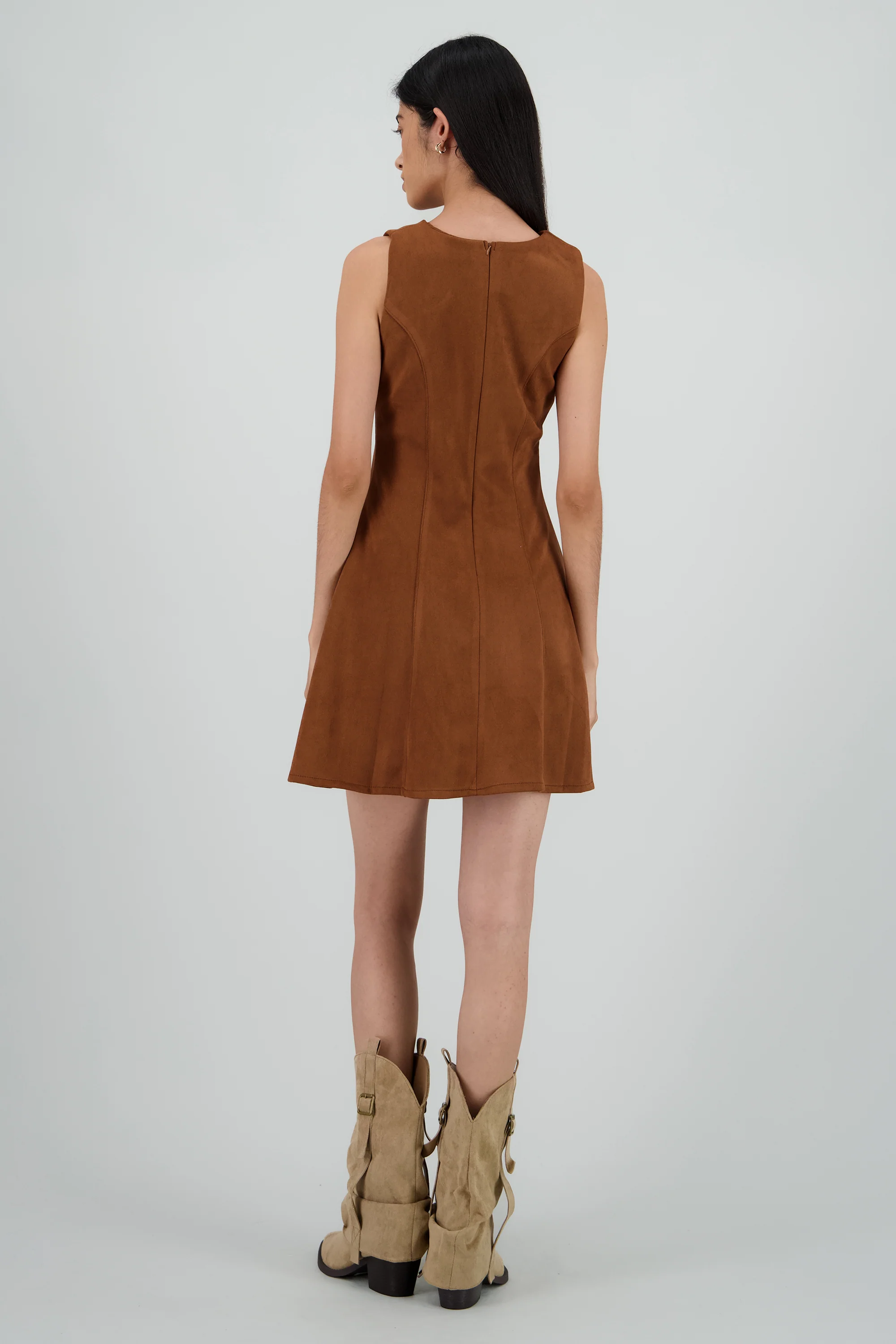 Vestido mini sin mangas detalle cortes - Image 4