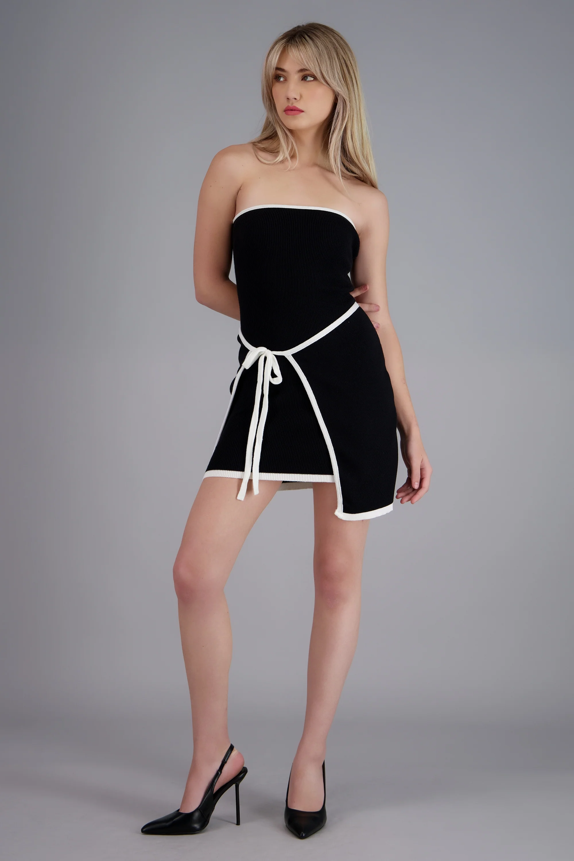 VESTIDO STRAPLESS DET CONTRASTE LAZO KNI